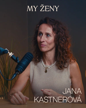Psycholožka Jana Kastnerová ve studiu podcastu My ženy