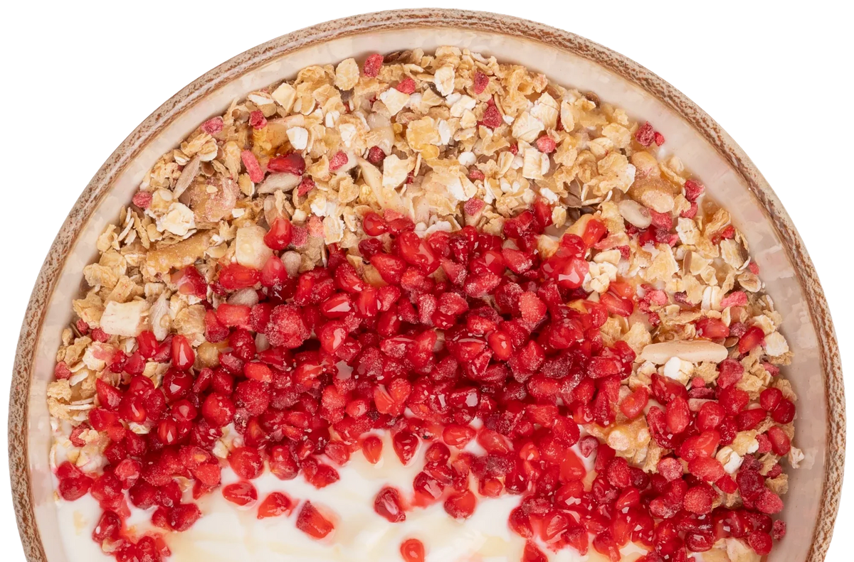SNÍDAŇOVÉ BEZLEPKOVÉ MÜSLI s malinami a ořechy